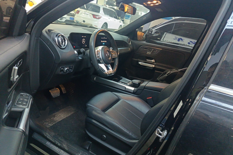 奔驰GLB 2021款 GLB 200 时尚型中控内饰20