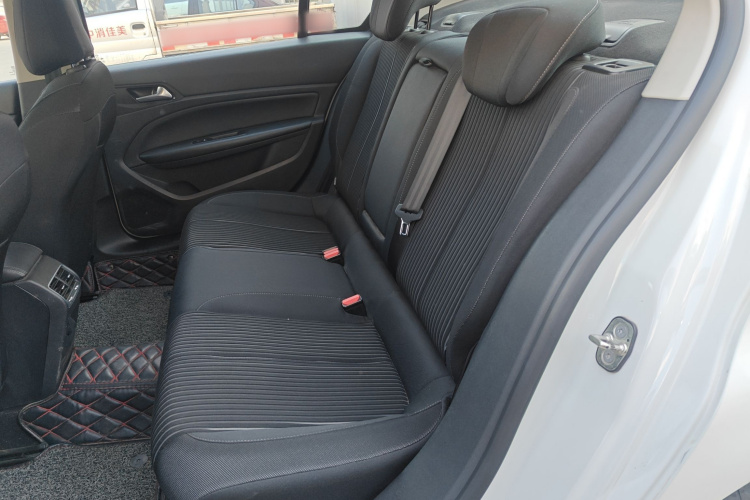 标致408 2018款 350THP 自动豪华版中控内饰21