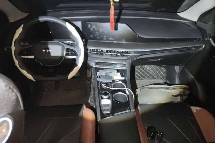 长安 逸动 2023款 畅享版 PLUS 蓝鲸NE 1.4T GDI DCT尊贵版中控内饰12