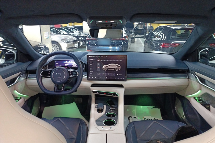 极氪001 2022款 超长续航双电机 YOU版中控内饰12