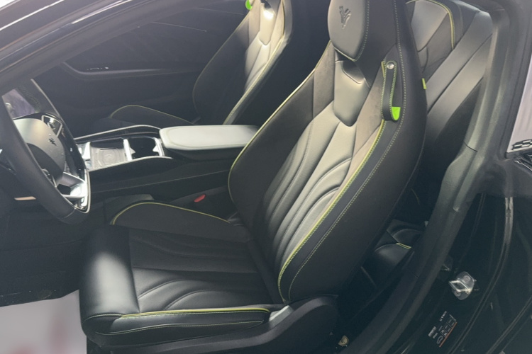 哪吒汽车 哪吒GT 2023款 560 Lite中控内饰7001