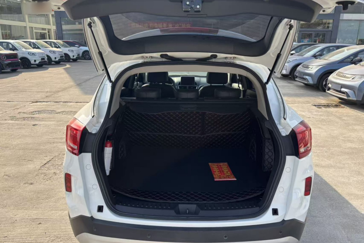 奔腾X80 2017款 1.8T 自动豪华型机舱底盘23