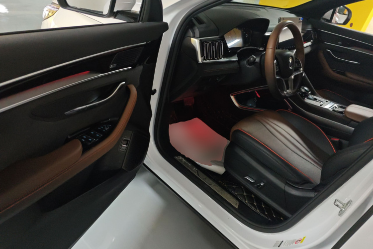 比亚迪 宋PLUS 2020款 1.5T 自动旗舰PLUS中控内饰7003