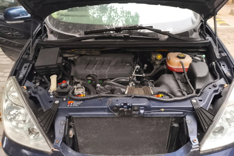 别克GL8 2014款 2.4L 经典版局部细节24