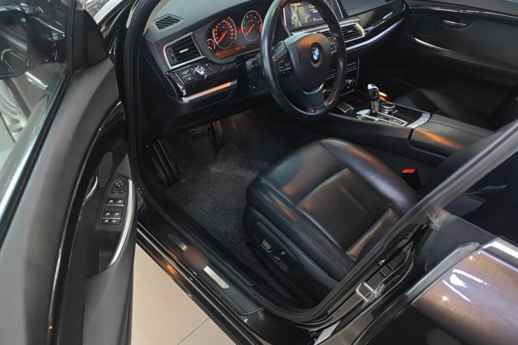 宝马5系GT 2014款 535i 领先型中控内饰20