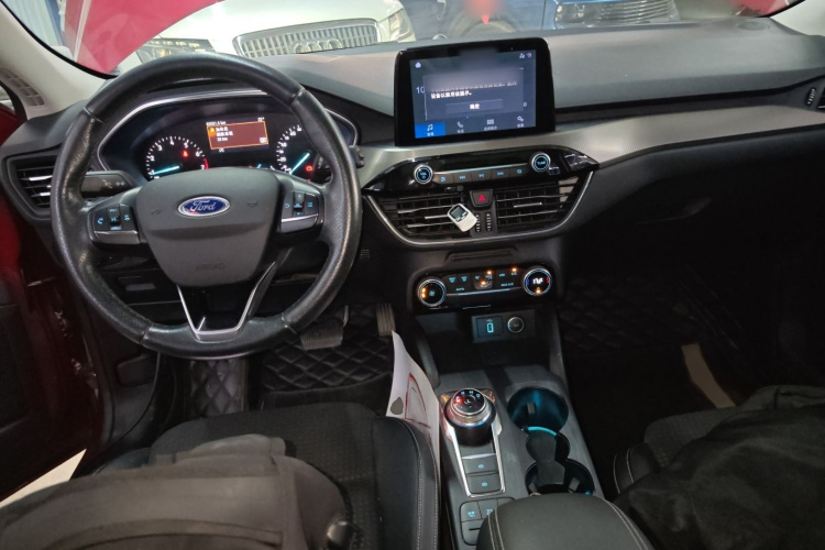 福特 福克斯 2020款 两厢 EcoBoost 180 自动锋潮型中控内饰7002