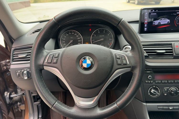 宝马X1 2014款 sDrive18i 时尚型中控内饰7005