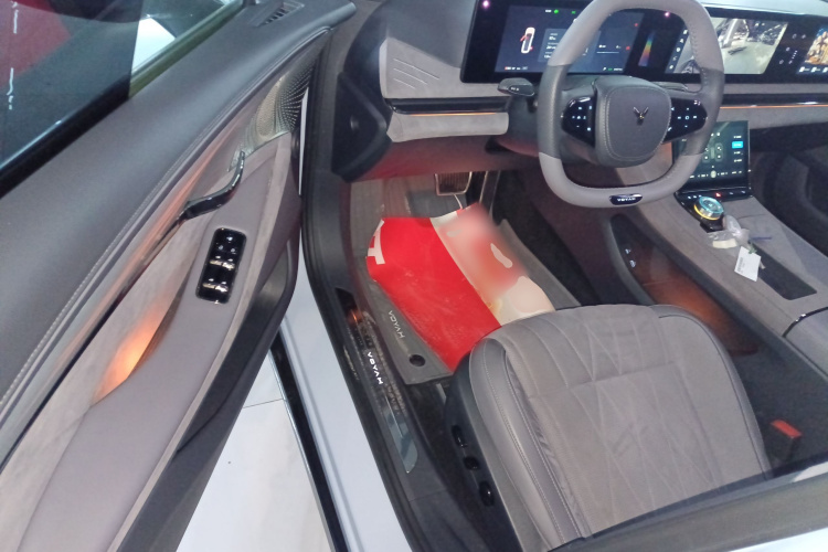 岚图汽车 岚图追光 2023款 四驱长续航版中控内饰7003