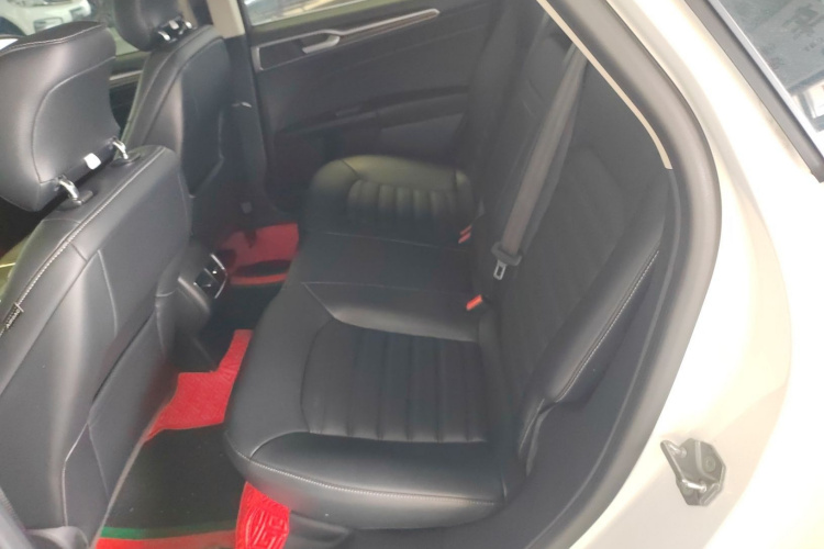 福特 蒙迪欧 2020款 EcoBoost 180 时尚型中控内饰7004