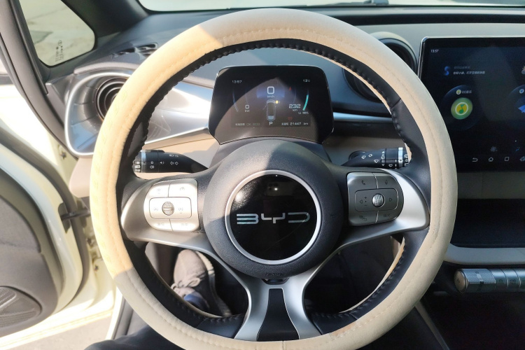 比亚迪 海豚 2023款 420km 时尚版中控内饰13