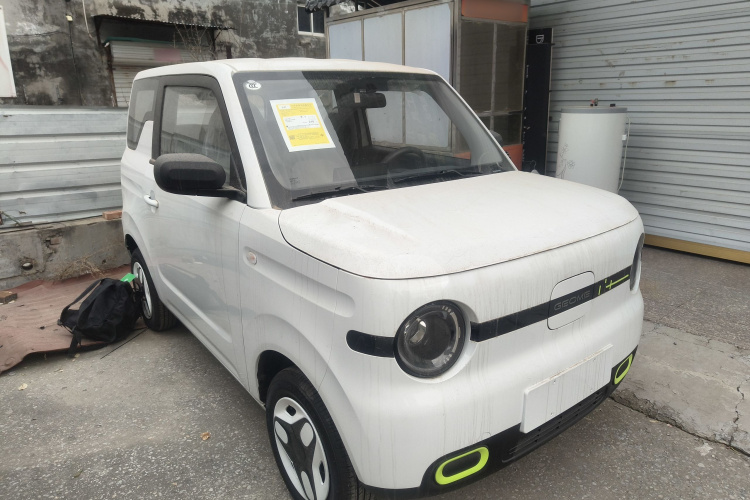 吉利银河 熊猫 2025款 210km 元气熊车身外观3