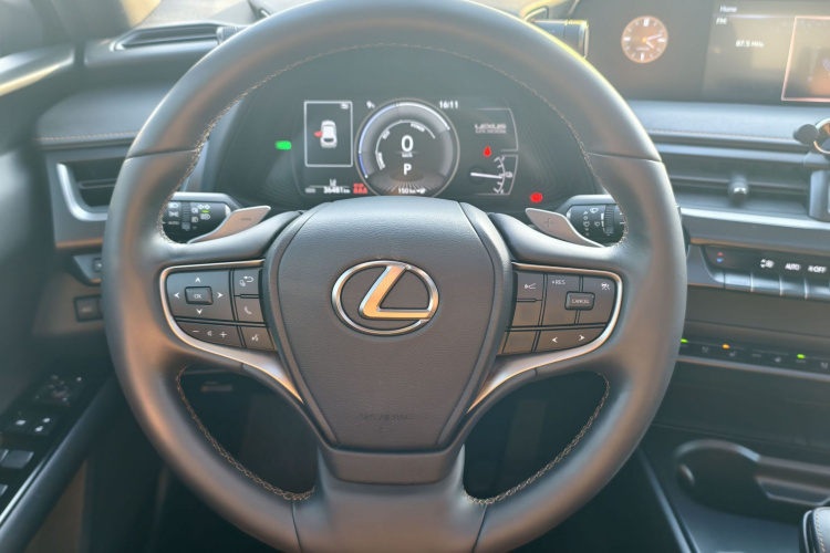 雷克萨斯UX新能源 2020款 300e 纯·悦版中控内饰7006