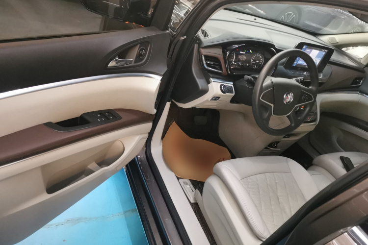 别克GL8 2023款 陆上公务舱 舒适型中控内饰20