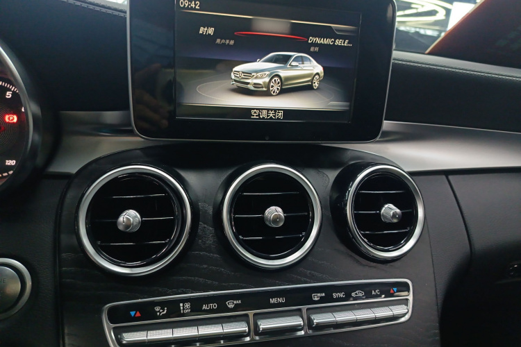 奔驰C级 2018款 C 200 L 运动版局部细节16