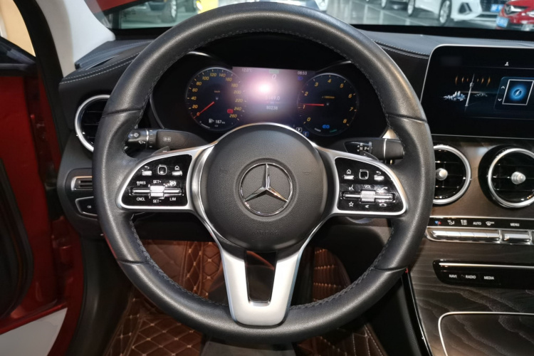 奔驰C级 2019款 改款 C 260 L 运动版局部细节13