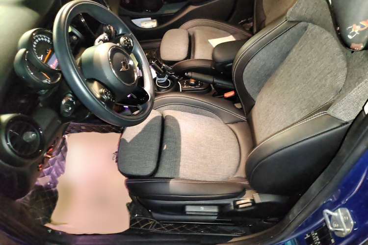 MINI 2019款 1.5T COOPER 经典派 五门版局部细节19