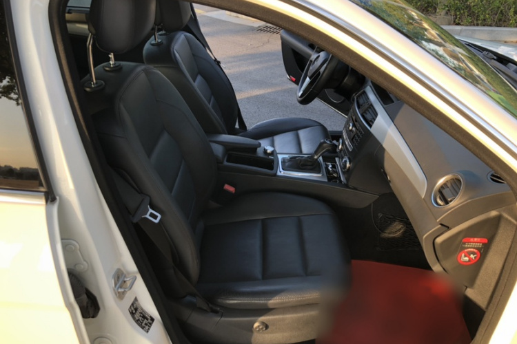 奔驰C级(进口) 2011款 C 200 时尚旅行版中控内饰7002