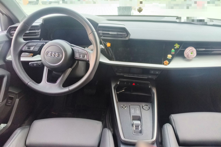 奥迪A3 2022款 A3L Limousine 35 TFSI 时尚运动型中控内饰12