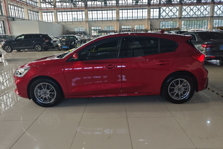 福特 福克斯 2020款 两厢 EcoBoost 180 自动锋潮型车身外观6003