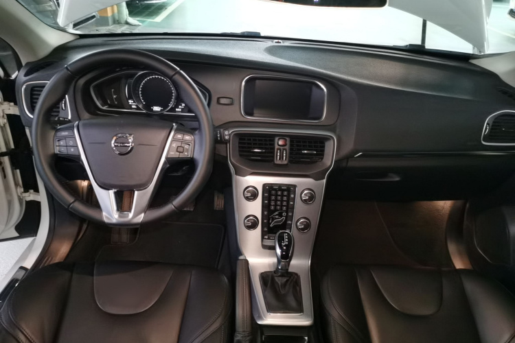 沃尔沃V40 2018款 T3 智雅版中控内饰7002