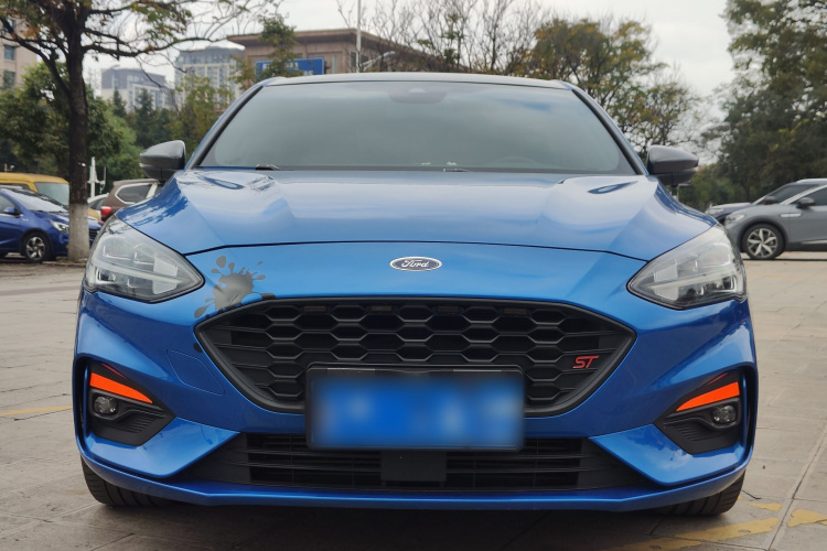 福特 福克斯 2021款 三厢 EcoBoost 180 自动ST Line车身外观6008