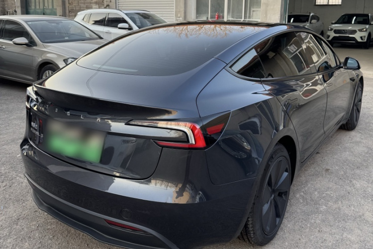 特斯拉 Model 3 2023款 后轮驱动版车身外观6007