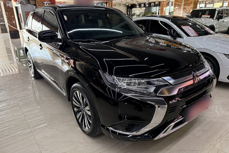 三菱 欧蓝德 2021款 2.0L 两驱畅行版 5座车身外观6002