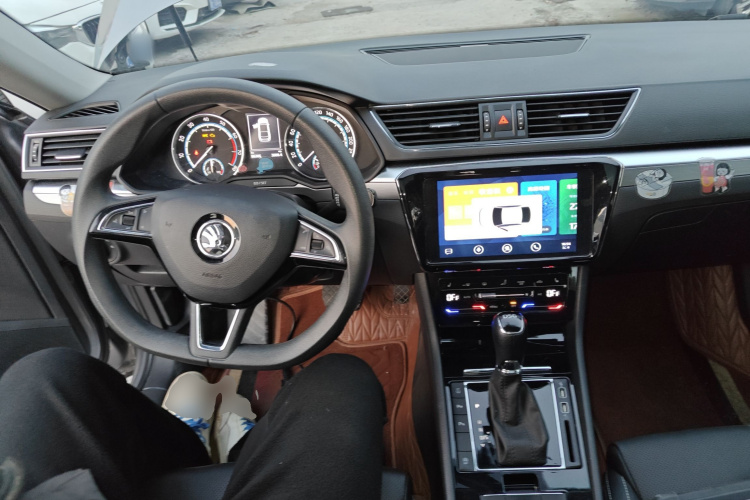 斯柯达 速派 2019款 TSI280 DSG舒适版中控内饰12