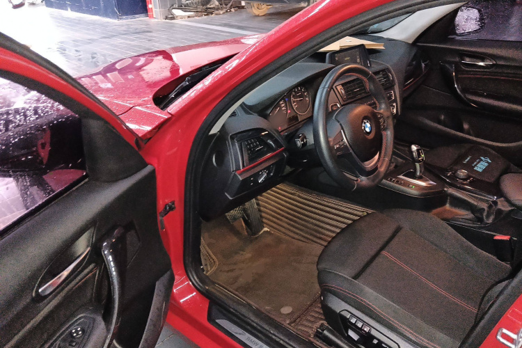 宝马1系(进口) 2013款 改款 118i 运动型中控内饰7003