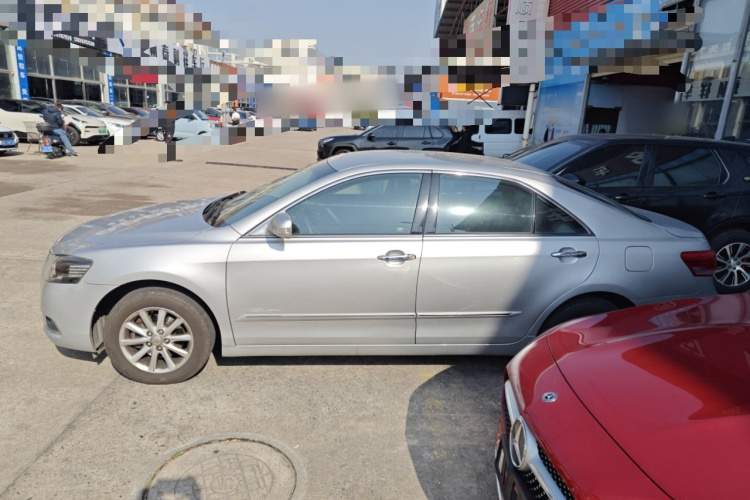 丰田 凯美瑞 2013款 200E 经典精英版车身外观4