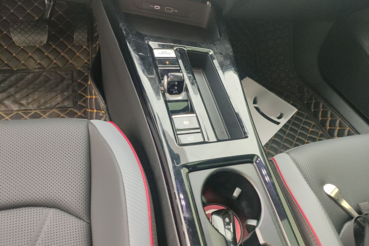 大众 2022款 凌渡L 280TSI DSG炫辣版局部细节18