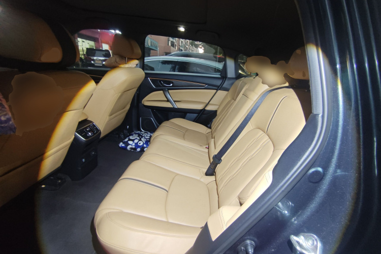 本田UR-V 2020款 370TURBO 两驱尊雅版中控内饰21