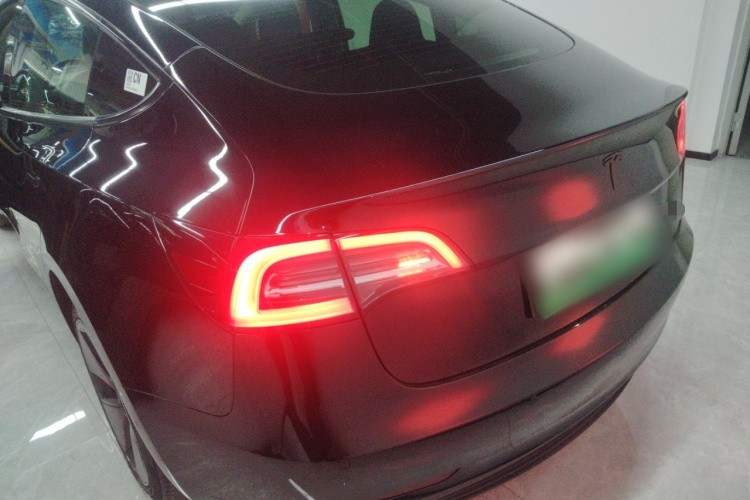 特斯拉 Model 3 2022款 后轮驱动版车身外观6