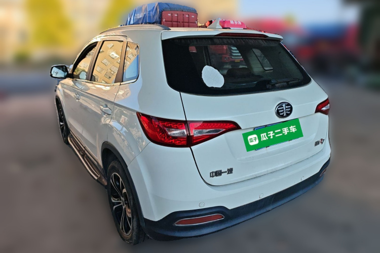 一汽 森雅R7 2017款 1.6L 自动智能型车身外观5