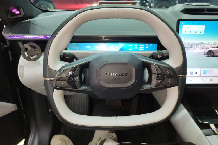 领克Z10 2024款 95kWh 702km四驱智驾Ultra中控内饰13