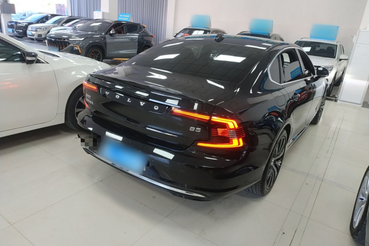 沃尔沃S90 2024款 B5 智远豪华版车身外观7