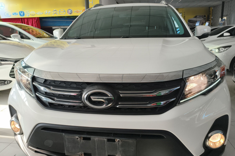 广汽传祺 传祺GS3 2017款 150N 自动精英版车身外观2