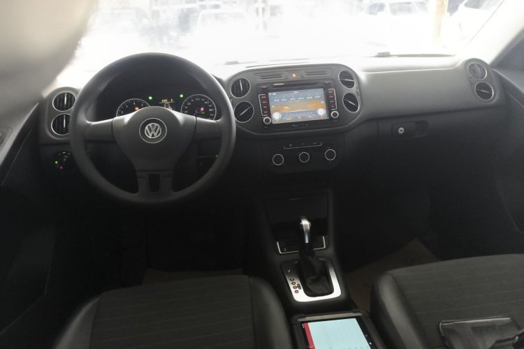 大众 途观 2013款 1.8TSI 自动两驱风尚版中控内饰12