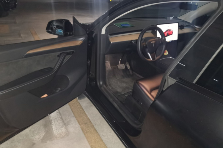 特斯拉 Model Y 2022款 后轮驱动版中控内饰7003