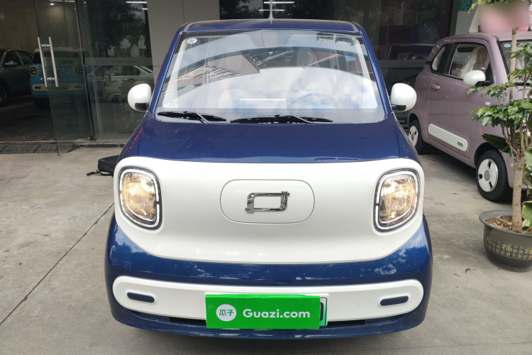 奔腾小马 2025款 222km 玲珑马车身外观2