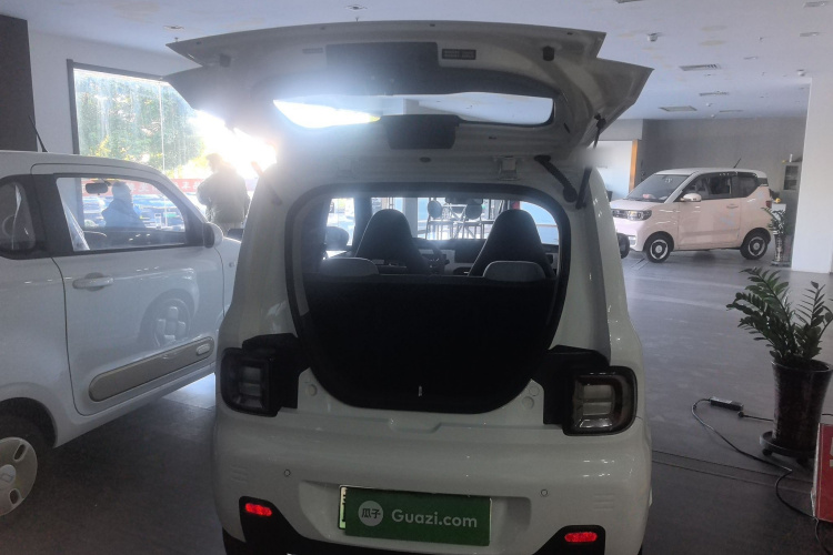 吉利银河 2024款 熊猫mini 200km 耐力熊机舱底盘23