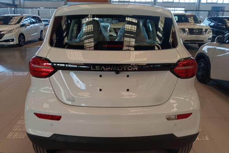 零跑汽车 零跑T03 2025款 310舒享版车身外观6