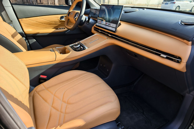 吉利银河 银河星舰7 EM-i 2025款 120km 探索+版中控内饰7003