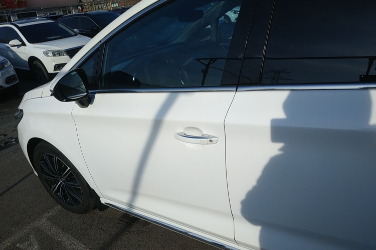 比亚迪 宋MAX新能源 2019款 DM 1.5T 智联致耀型 7座 国V车身外观4