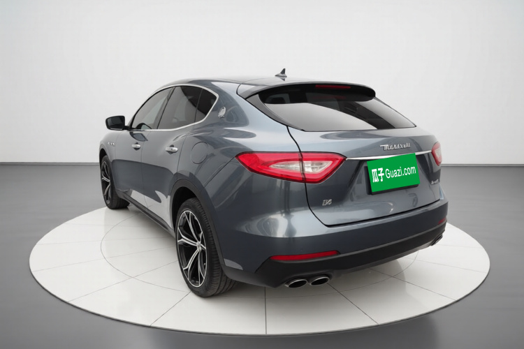玛莎拉蒂 Levante 2019款 3.0T 标准版 国V车身外观5