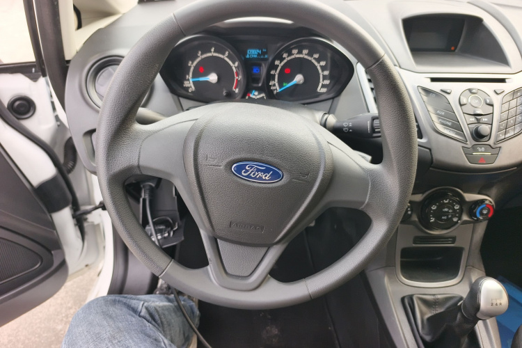 福特 嘉年华 2013款 两厢 1.5L 手动风尚型局部细节13