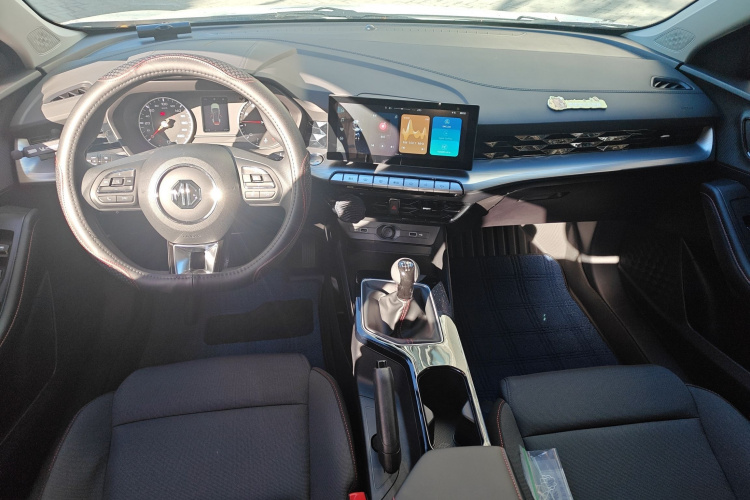 名爵 MG5 2023款 180DVVT 手动风尚版中控内饰12