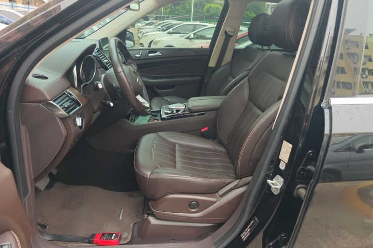 奔驰GLE 2017款 GLE 400 4MATIC中控内饰19