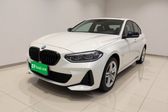 宝马1系 2022款 120i M运动曜夜版