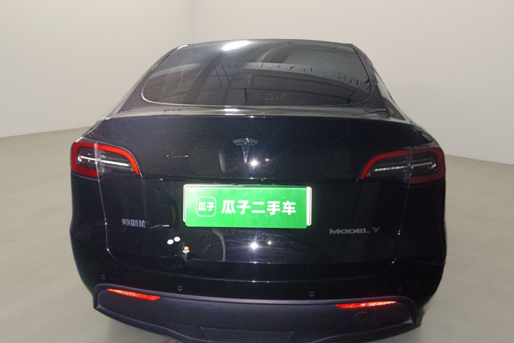 特斯拉 Model Y 2022款 后轮驱动版车身外观6